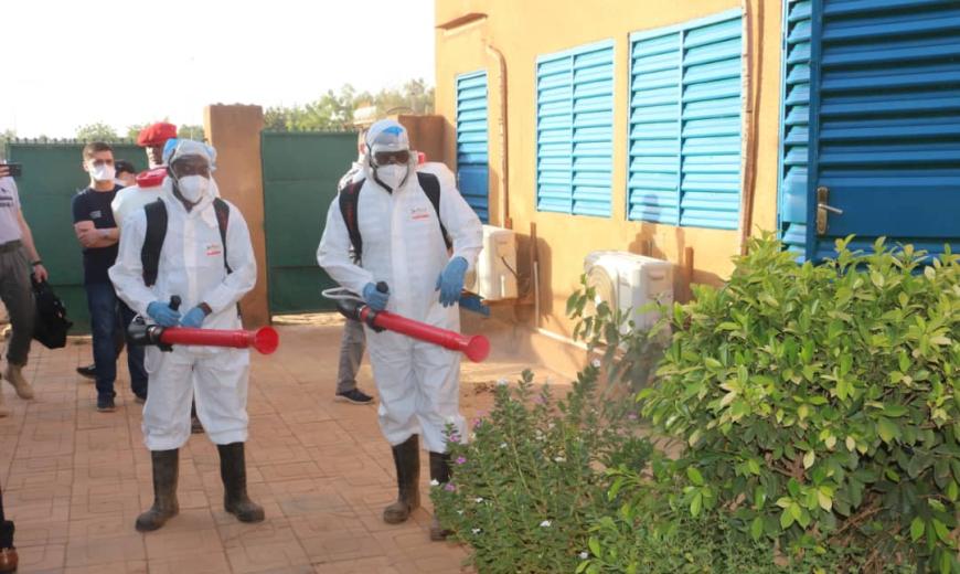Lutte contre les maladies vectorielles : le ministère intensifie les  pulvérisations intra-domiciliaires et spatiales | Zoodomail