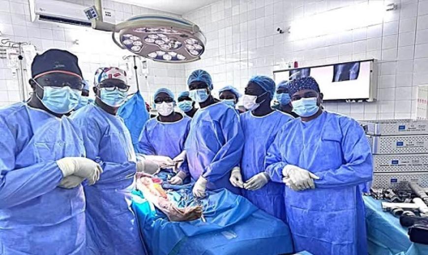 Première prothèse totale du genou posée avec succès au CHU Yalgado Ouédraogo