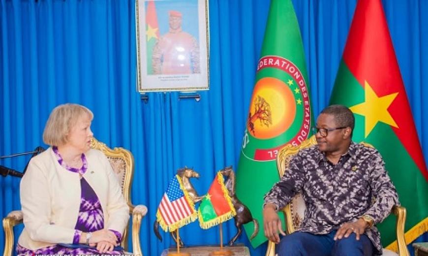 Chef de la diplomatie burkinabè et l’ambassadeur des Etats-Unis 