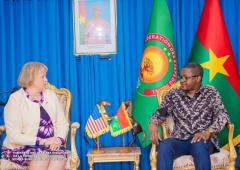 Chef de la diplomatie burkinabè et l’ambassadeur des Etats-Unis 