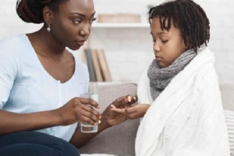 Comment donner un médicament à un enfant sans difficulté?